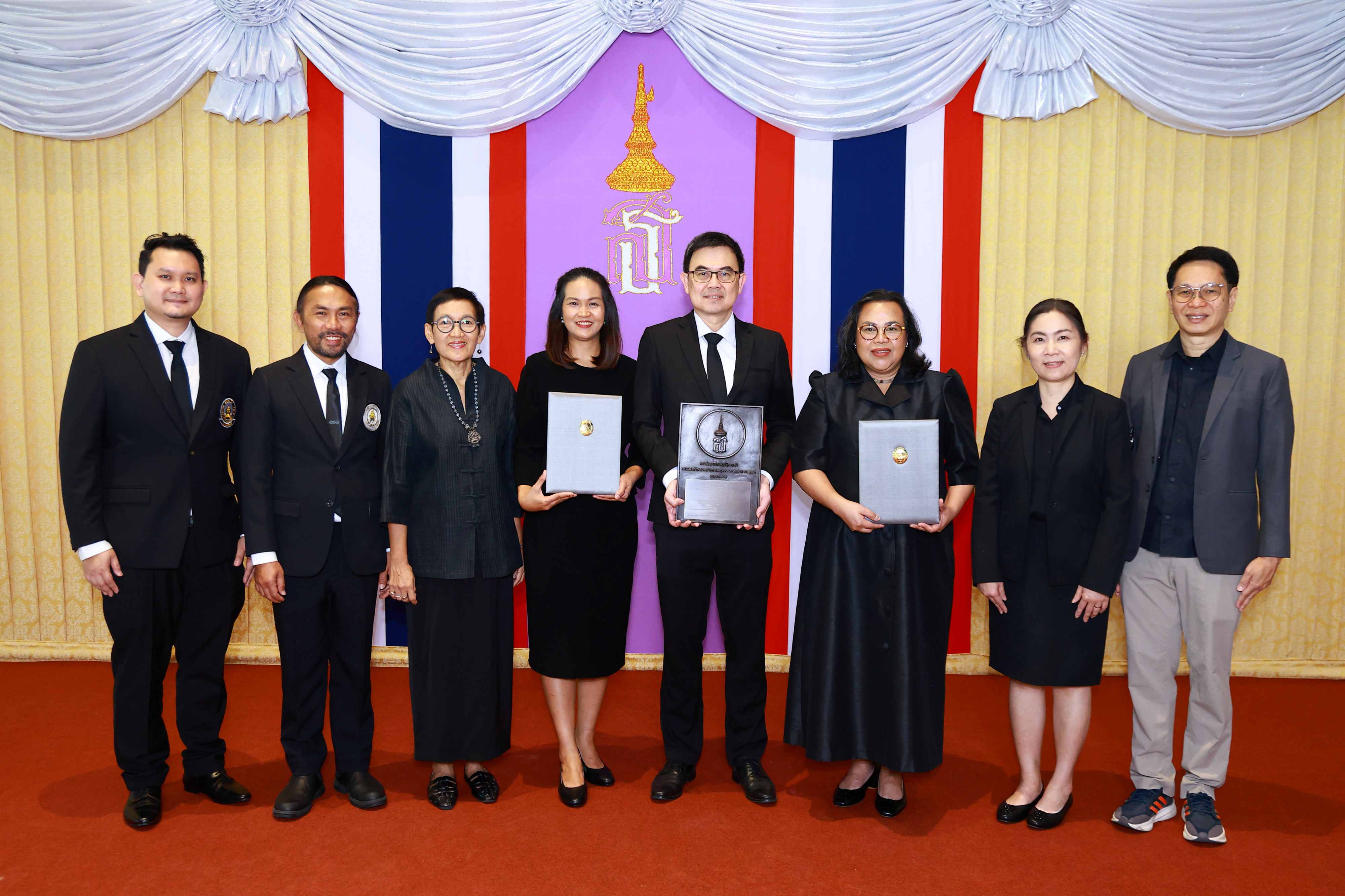 ศูนย์เรียนรู้โรงไฟฟ้าขนอม รับพระราชทานรางวัล “อนุรักษ์ศิลปสถาปัตยกรรม ประจำปี 2567 ประเภท ก. งานอนุรักษ์มรดกทางสถาปัตยกรรมและชุมชน ระดับดีมาก” จากสมเด็จพระกนิษฐาธิราชเจ้า กรมสมเด็จพระเทพรัตนราชสุดา ฯ สยามบรมราชกุมารี