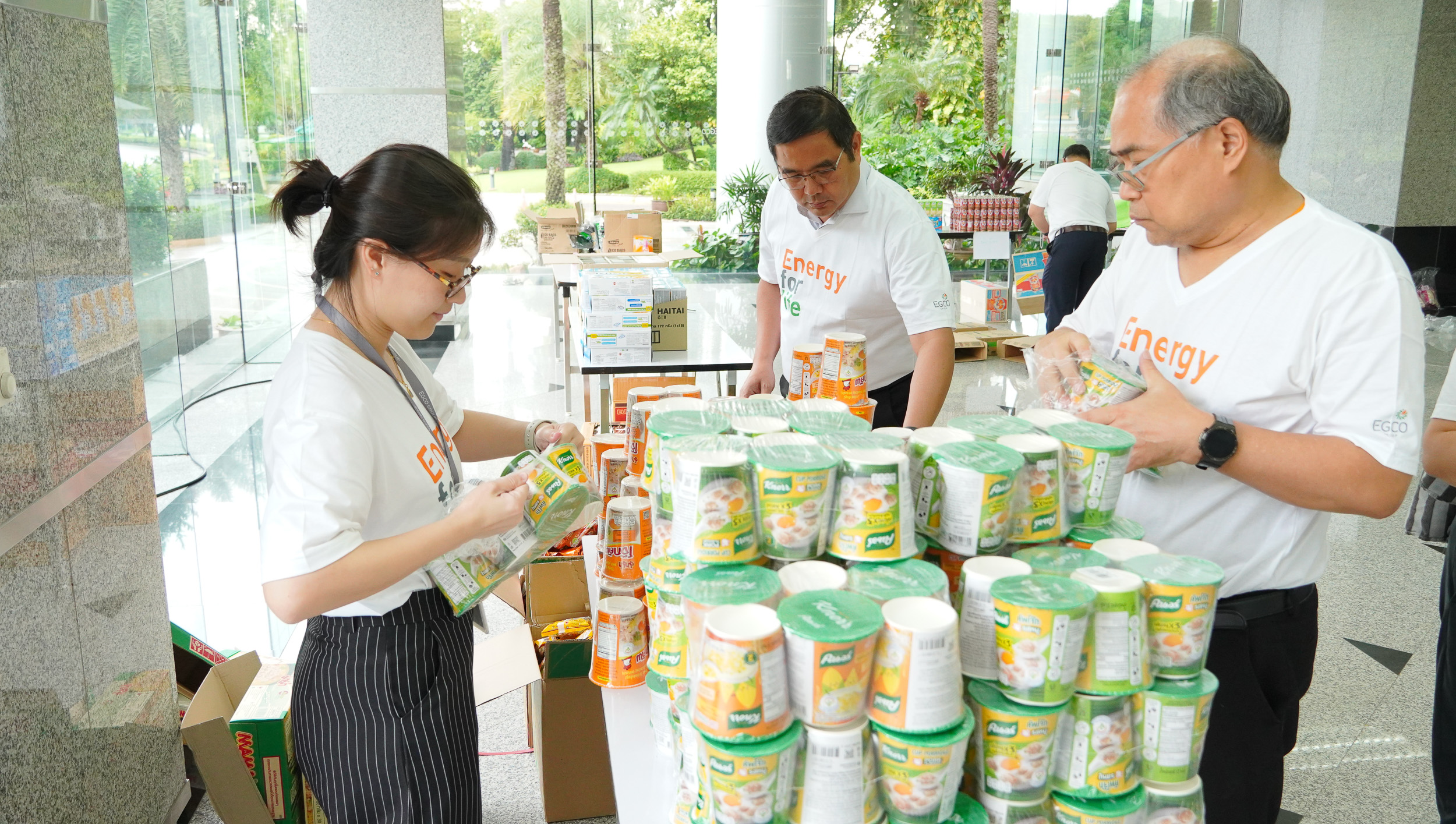 EGCO Group ส่งต่อพลังใจ มอบถุงยังชีพ ช่วยผู้ได้รับผลกระทบจากน้ำท่วมในเขตหลักสี่