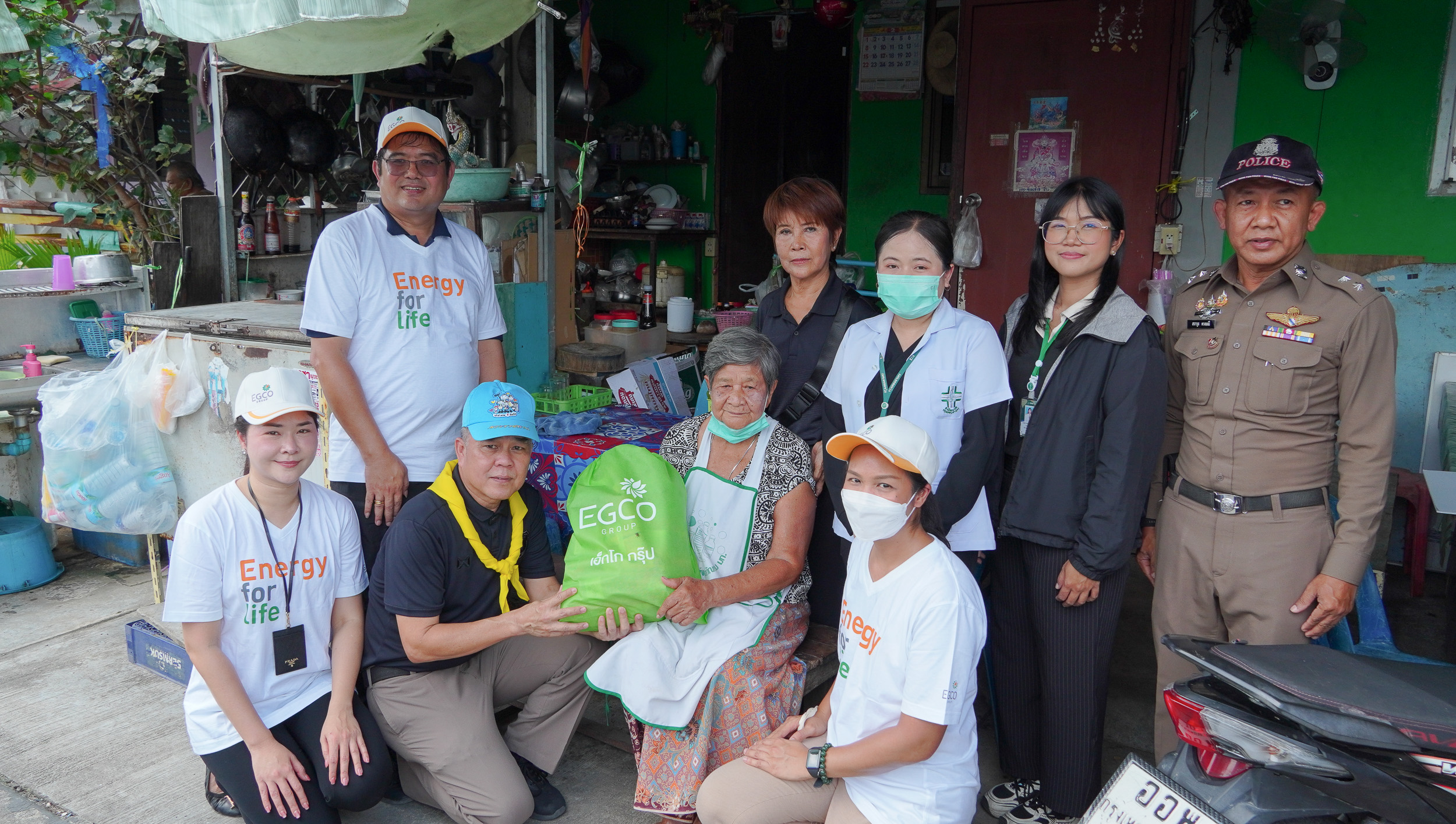 EGCO Group ส่งต่อพลังใจ มอบถุงยังชีพ ช่วยผู้ได้รับผลกระทบจากน้ำท่วมในเขตหลักสี่